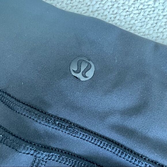 ✨EXCELLENT Lululemon Mesh Panel Crops Black Sz 4 - Picture 5 of 5